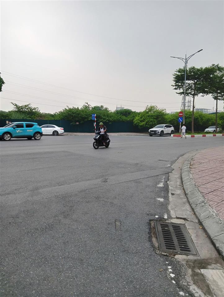 Bán nhà vị trí đắc địa phố Sài Đồng - Long Biên.
