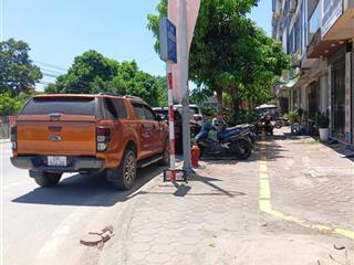 BÁN NHÀ LIỀN KỀ CAO CẤP ĐƯỜNG LÝ SƠN – LONG BIÊN
Vị trí đẹp, hiếm nhà bán – Thiết kế hiện