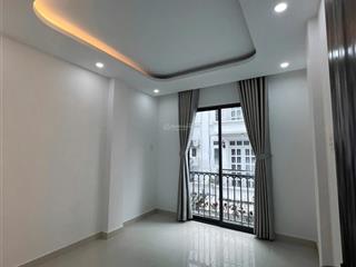 Cho thuê nhà nguyên căn 4 phòng ngủ 2 wc trung tâm bình thạnh  gần ngoại thương , hutech  vlu