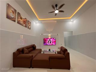 Cho thuê nhà mới xây xong, đầy đủ nội thất, tiện nghi, có sân đậu ô tô, gần trung tâm tp mỹ tho