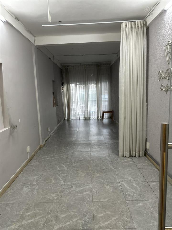 Nhà mặt tiền đường nguyễn thiện thuật, đường rộng 20m, trung tâm quận 3