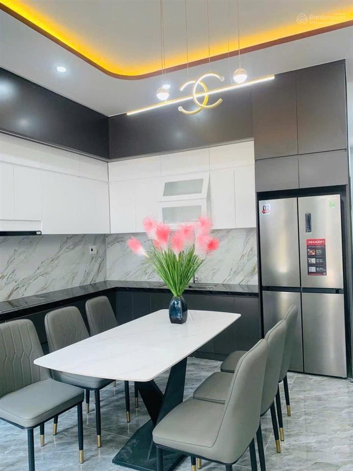 Cho thuê nhà 3 tầng mặt tiền tôn đản, cẩm lệ
