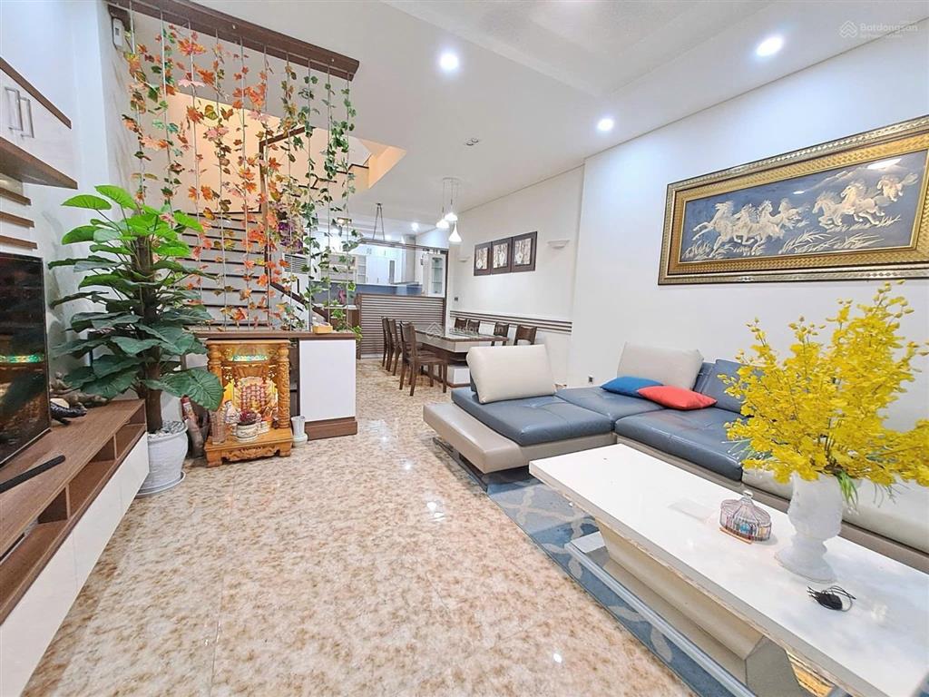 Cho thuê nhà 3 tầng sát đường dương đình nghệ, sơn trà