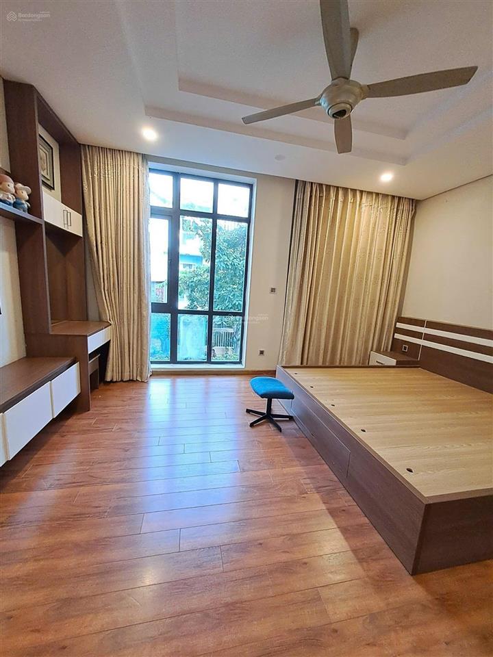 Cho thuê nhà 3 tầng sát đường dương đình nghệ, sơn trà