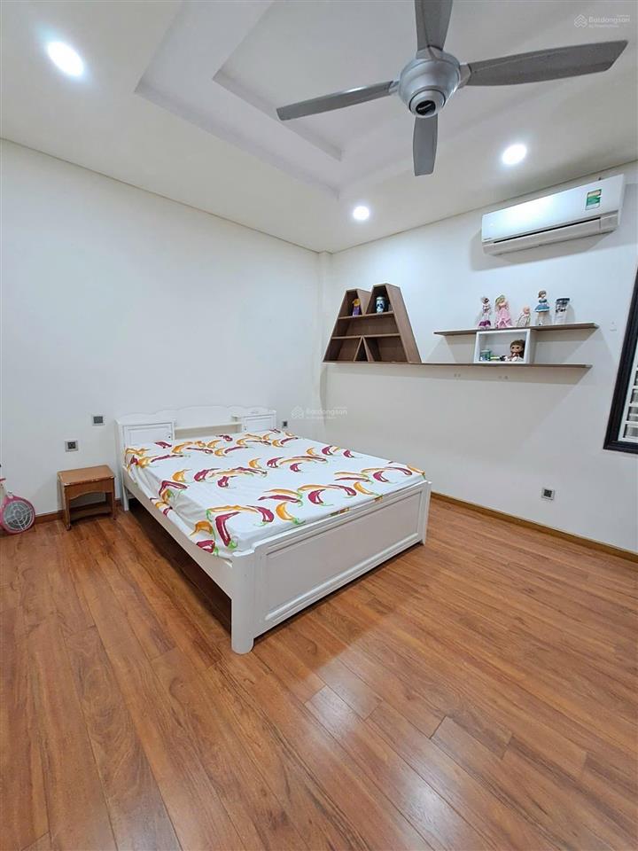 Cho thuê nhà 3 tầng sát đường dương đình nghệ, sơn trà