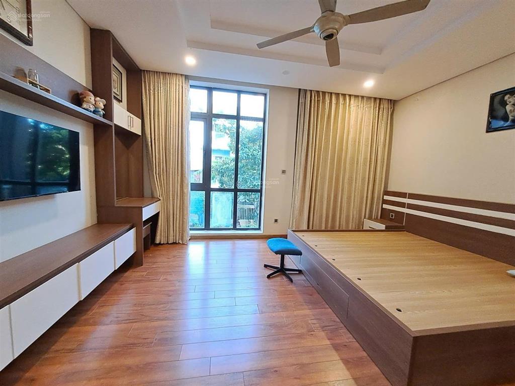 Cho thuê nhà 3 tầng sát đường dương đình nghệ, sơn trà