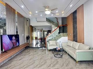 Nhà mặt tiền 3 tầng có sân ô tô sát biển hòa minh, liên chiểu