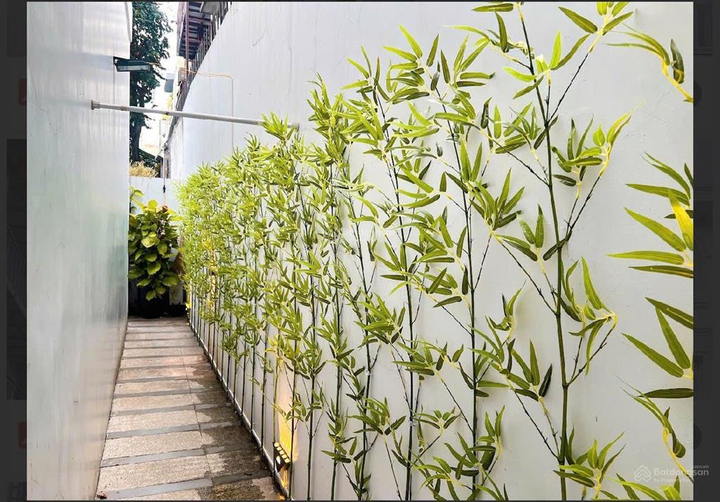 Cho thuê nhà cao cấp 3 tầng khu compound biệt lập phú gia