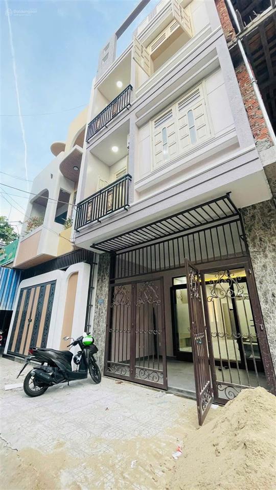 Cho thuê nhà 3 tầng mới 100% mt lê văn thịnh, hoà minh