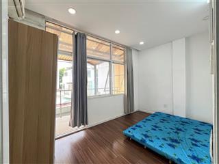Cho thuê căn hộ 2 phòng ngủ bancol, máy giặt riêng, có tủ lạnh, 4 người 4 xe, ngay bờ kè hoàng sa