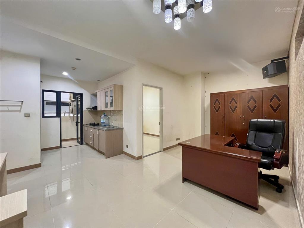 Cho thuê căn hộ chung cư the use full 2 phòng ngủ, 1pk, bancol, có bãi đậu oto, ngay lý thường kiệt