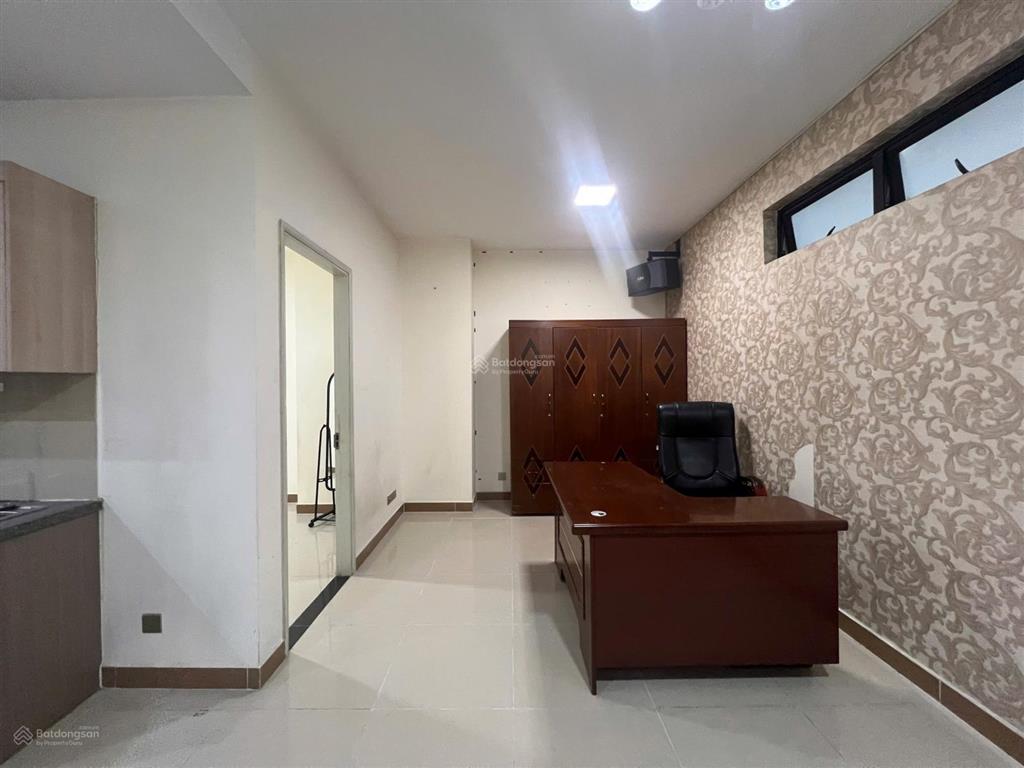 Cho thuê căn hộ chung cư the use full 2 phòng ngủ, 1pk, bancol, có bãi đậu oto, ngay lý thường kiệt