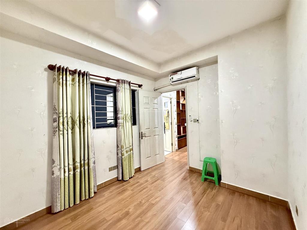 Cho thuê chung cư the usefull, 2 phòng ngủ 1pk, rộng 63m2, có hầm ô tô, gần đại học bách khoa