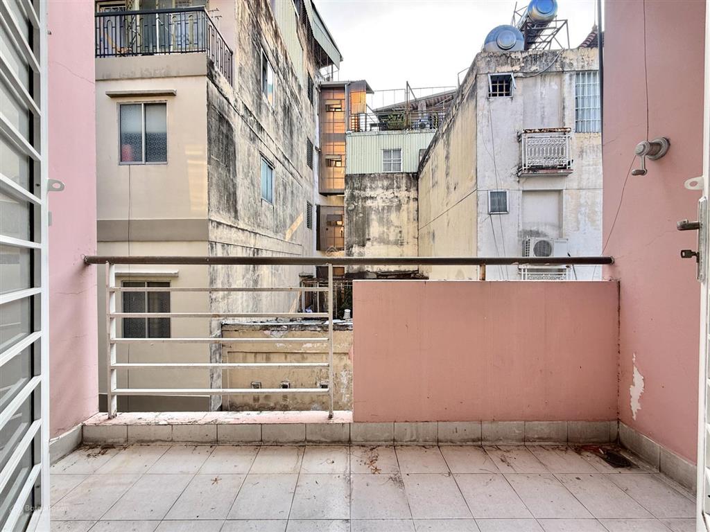 Cho thuê căn hộ studio bancol, full nội thất, rộng 25m2, chỉ tính điện nước, ngay ngã sáu phù đổng