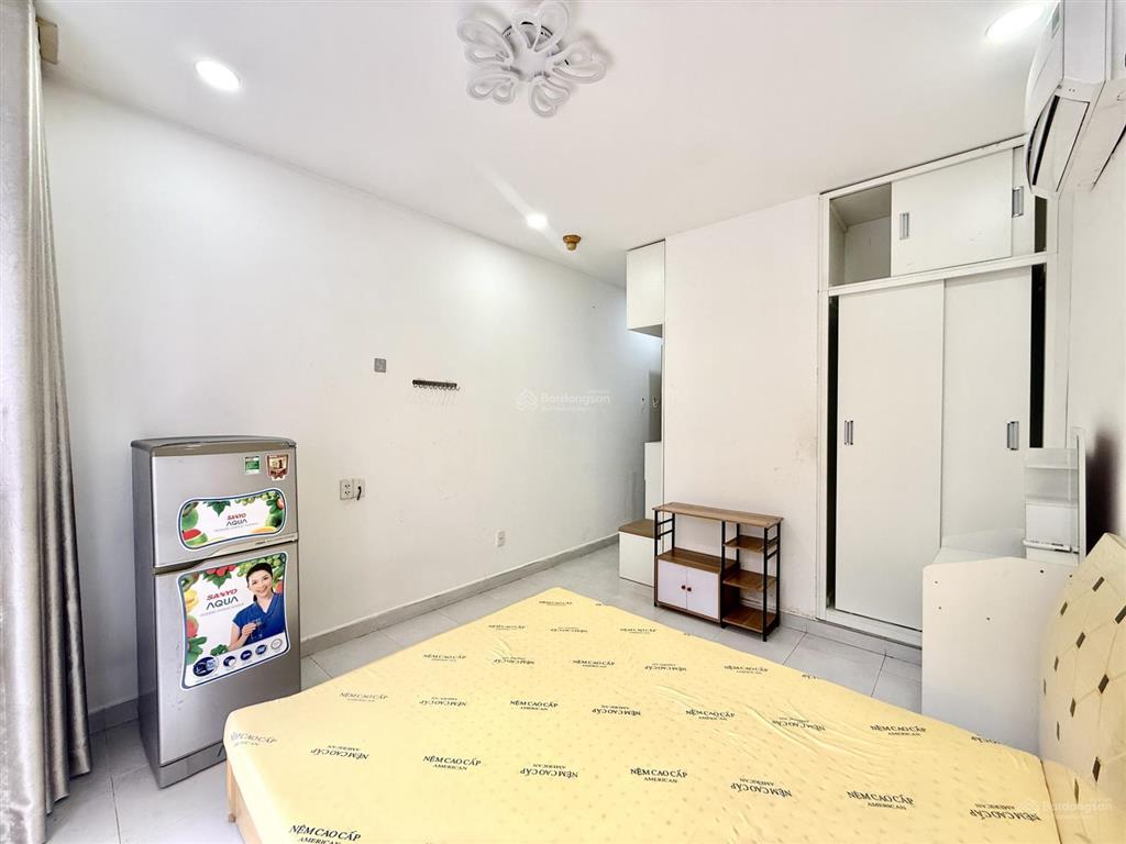 Cho thuê căn hộ studio bancol, full nội thất, rộng 25m2, chỉ tính điện nước, ngay ngã sáu phù đổng