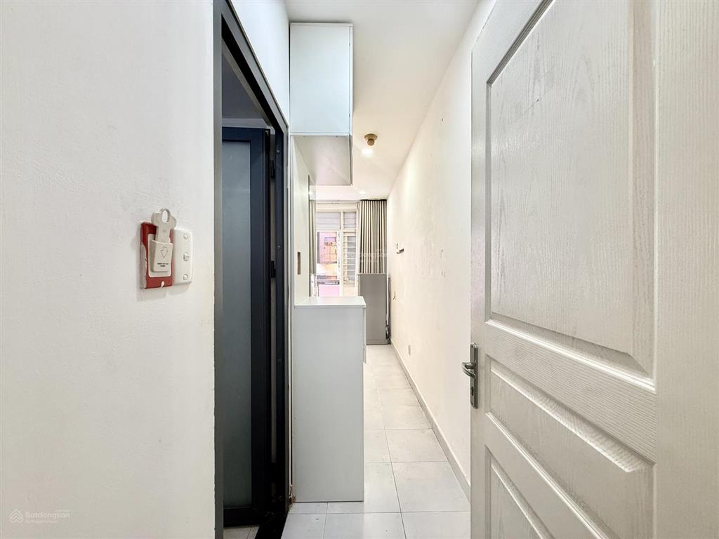 Cho thuê căn hộ studio bancol, full nội thất, rộng 25m2, chỉ tính điện nước, ngay ngã sáu phù đổng