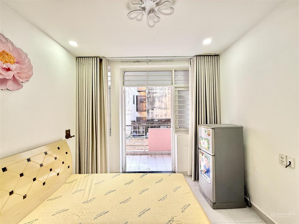 Cho thuê căn hộ studio bancol, full nội thất, rộng 25m2, chỉ tính điện nước, ngay ngã sáu phù đổng