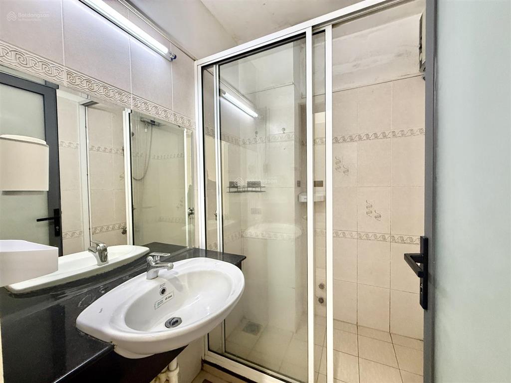 Cho thuê căn hộ studio bancol, full nội thất, rộng 25m2, chỉ tính điện nước, ngay ngã sáu phù đổng