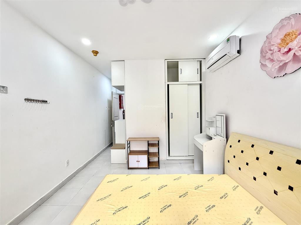 Cho thuê căn hộ studio bancol, full nội thất, rộng 25m2, chỉ tính điện nước, ngay ngã sáu phù đổng
