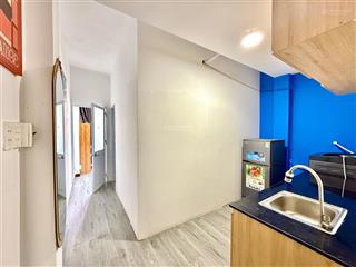 Cho thuê căn hộ 2 phòng ngủ, full nt, máy giặt riêng, 4 người 4 xe, ngay vòng xoay lý thái tổ