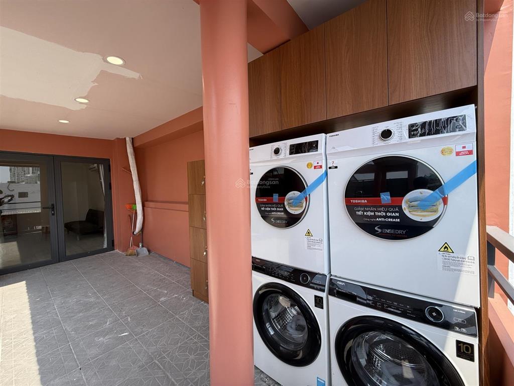 Cho thuê căn hộ penhuose 1 phòng ngủ tách bếp bancol, rộng 50m2, ngay nhà hát hoà bình quận 10