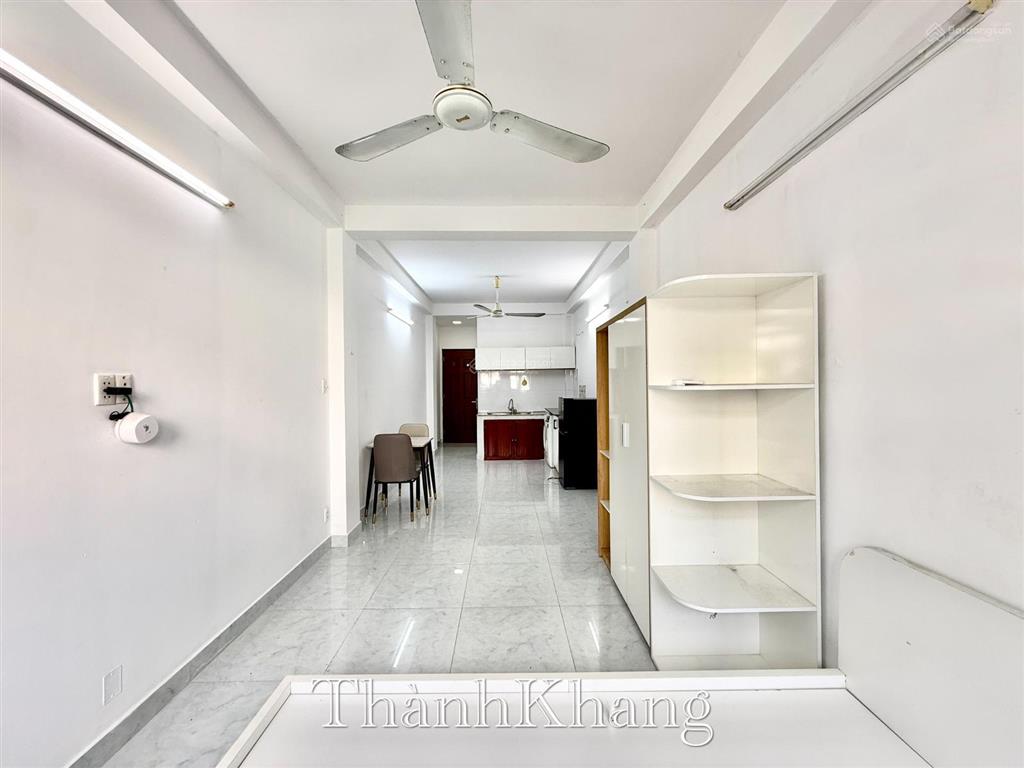 Cho thuê căn hộ studio ban công, rộng 40m2, full nội thất, 4 người 3 xe, gần sư vạn hạnh quận 10