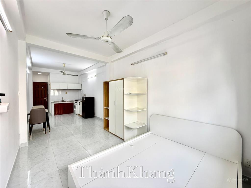 Cho thuê căn hộ studio ban công, rộng 40m2, full nội thất, 4 người 3 xe, gần sư vạn hạnh quận 10