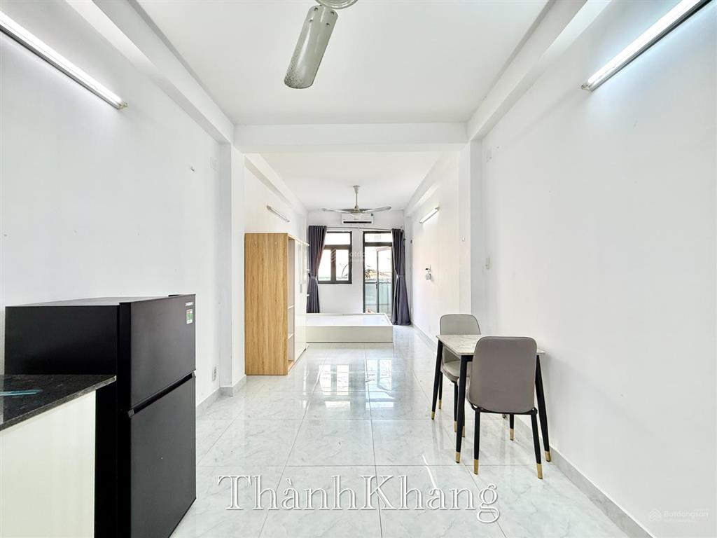 Cho thuê căn hộ studio ban công, rộng 40m2, full nội thất, 4 người 3 xe, gần sư vạn hạnh quận 10