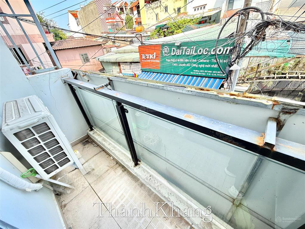 Cho thuê căn hộ studio ban công, rộng 40m2, full nội thất, 4 người 3 xe, gần sư vạn hạnh quận 10