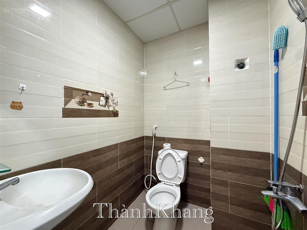 Cho thuê căn hộ studio ban công, rộng 40m2, full nội thất, 4 người 3 xe, gần sư vạn hạnh quận 10