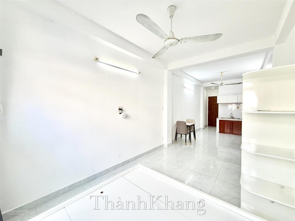 Cho thuê căn hộ studio ban công, rộng 40m2, full nội thất, 4 người 3 xe, gần sư vạn hạnh quận 10