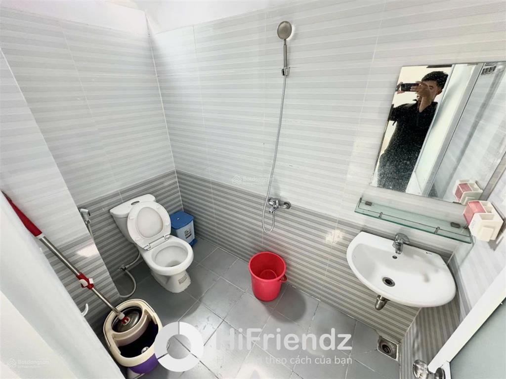 Cho thuê căn hộ studio cửa sổ, thang máy, full nội thất, giặt sấy, ngay bờ kè hoàng sa q3