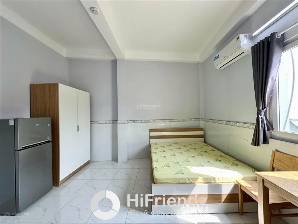 Cho thuê căn hộ studio cửa sổ, thang máy, full nội thất, giặt sấy, ngay bờ kè hoàng sa q3