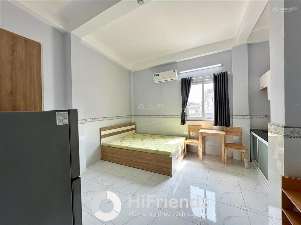 Cho thuê căn hộ studio cửa sổ, thang máy, full nội thất, giặt sấy, ngay bờ kè hoàng sa q3
