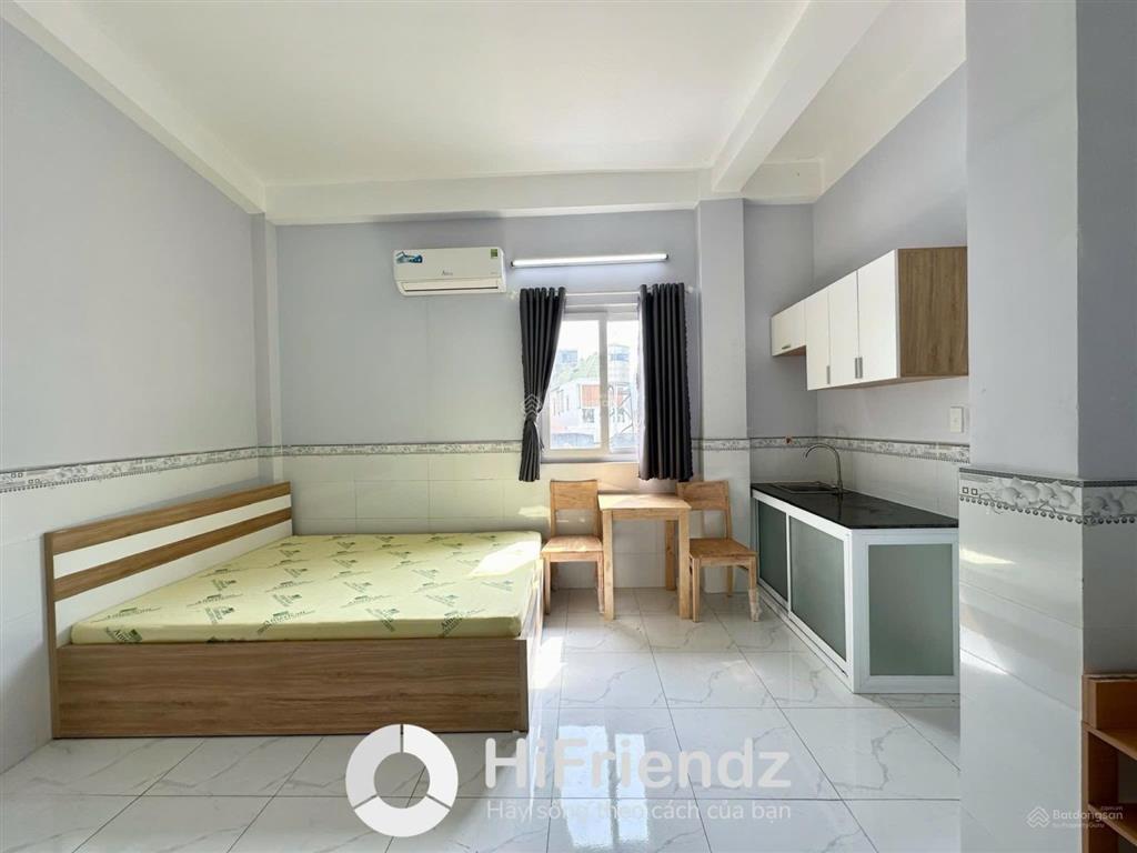 Cho thuê căn hộ studio cửa sổ, thang máy, full nội thất, giặt sấy, ngay bờ kè hoàng sa q3