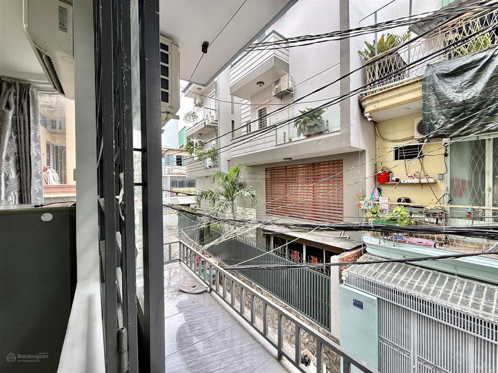 Cho thuê căn hộ studio bancol, cửa sổ, full nội thất, hẻm oto, rộng 35m2, ngay chợ hoà hưng q10