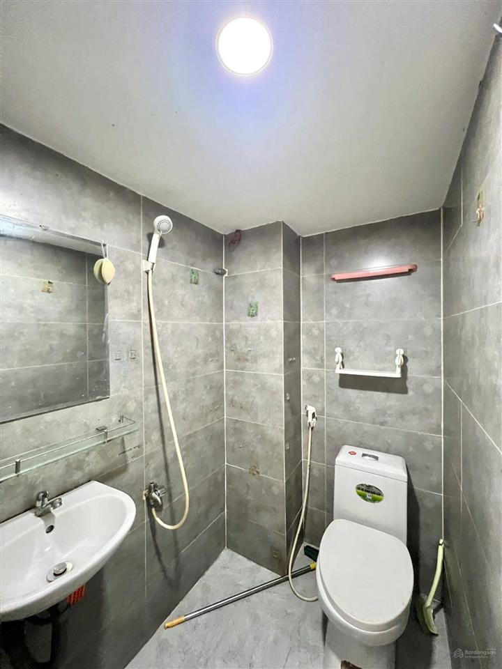 Cho thuê căn hộ gác cao 2m đứng được, 2 nhà vệ sinh 4ng3xe, full nội thất, ngay cầu vượt 3 tháng 2