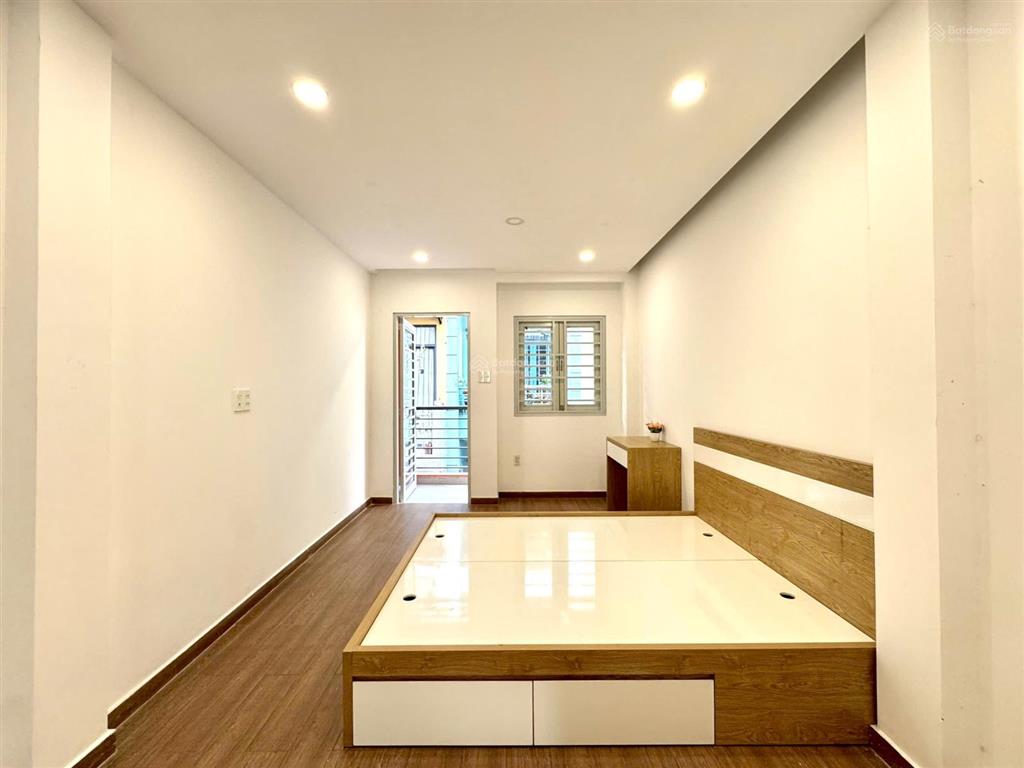 Cho thuê căn hộ studio bancol rộng 40m2, full nội thất, mới 100%, ngay vòng xoay dân chủ q