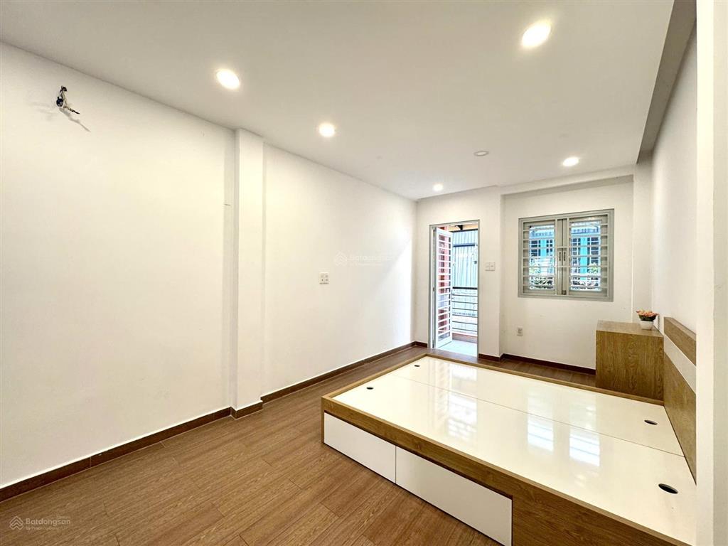 Cho thuê căn hộ studio bancol rộng 40m2, full nội thất, mới 100%, ngay vòng xoay dân chủ q
