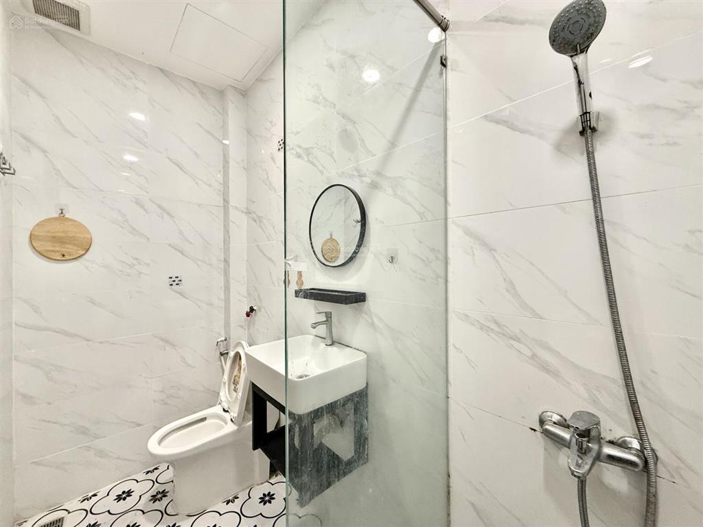 Cho thuê căn hộ studio rộng 20m2, full nội thất, hẻm oto, nhà mới 100%, ngay nhà hát hoà bình q10