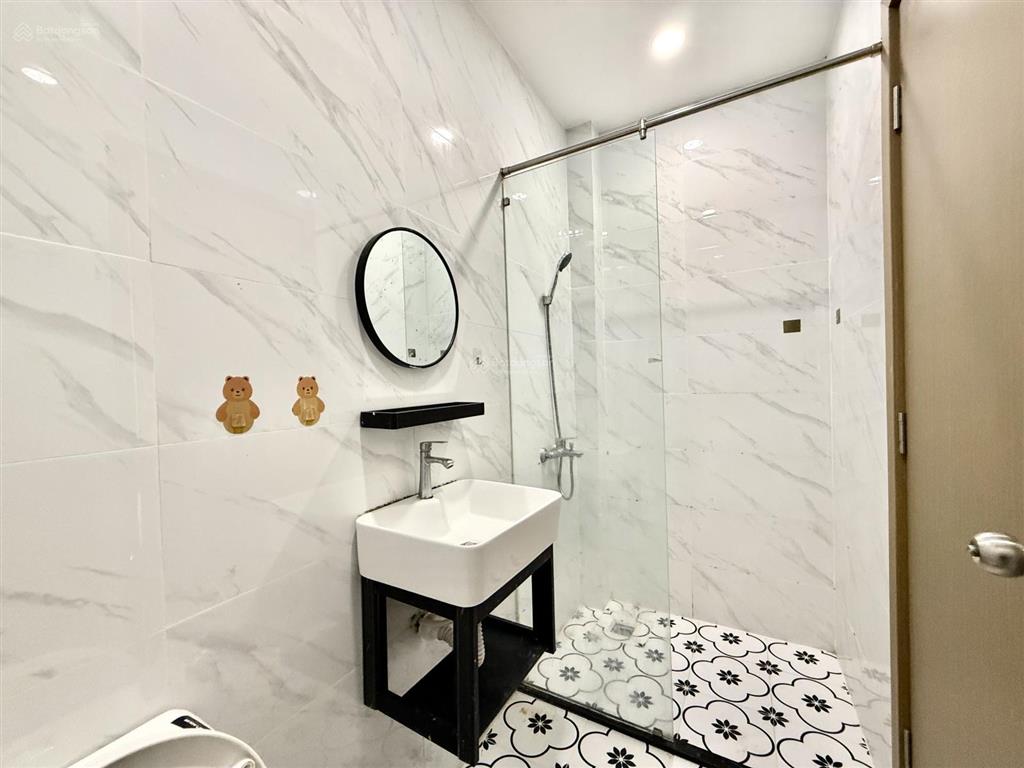 Cho thuê căn hộ studio rộng 20m2, full nội thất, hẻm oto, nhà mới 100%, ngay nhà hát hoà bình q10