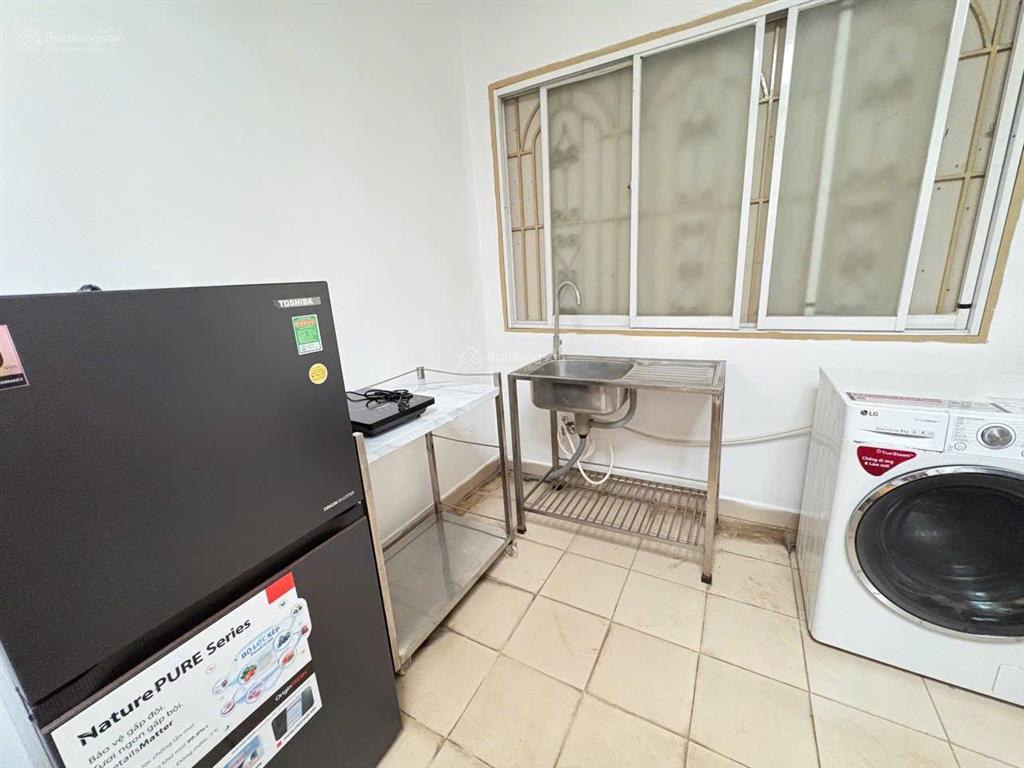 Cho thuê căn hộ 2pn nguyên tầng tách bếp bancol, máy giặt riêng, rộng 55m2 ngay sư vạn hạnh q10