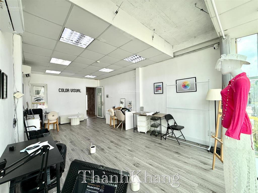 Cho thuê sàn văn phòng kinh doanh, mặt tiền, thang máy, có máy lạnh, rộng 30m2, ngay võ thị sáu q3