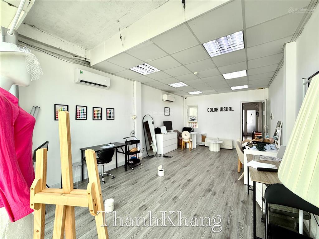 Cho thuê sàn văn phòng kinh doanh, mặt tiền, thang máy, có máy lạnh, rộng 30m2, ngay võ thị sáu q3