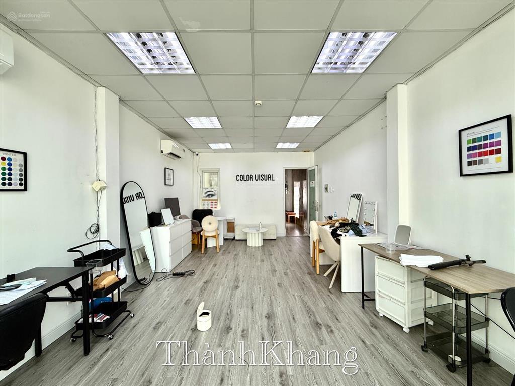 Cho thuê sàn văn phòng kinh doanh, mặt tiền, thang máy, có máy lạnh, rộng 30m2, ngay võ thị sáu q3