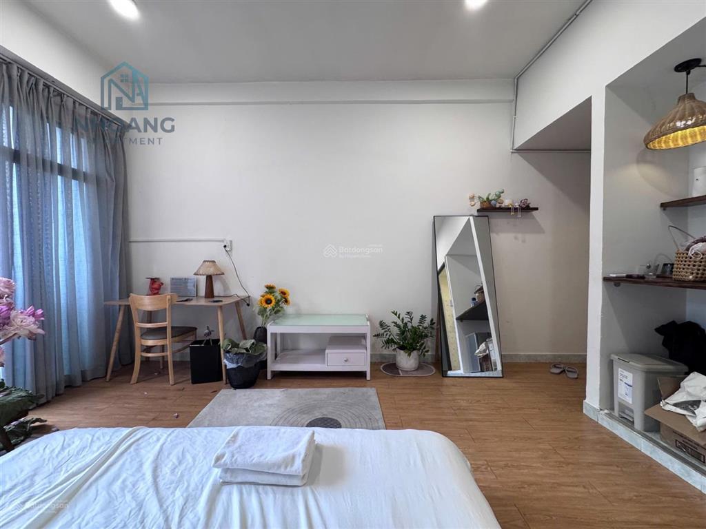 Cho thuê chung cư studio bancol rộng 35m2, điện nhà nước, thang máy, ngay chợ bến thành q1