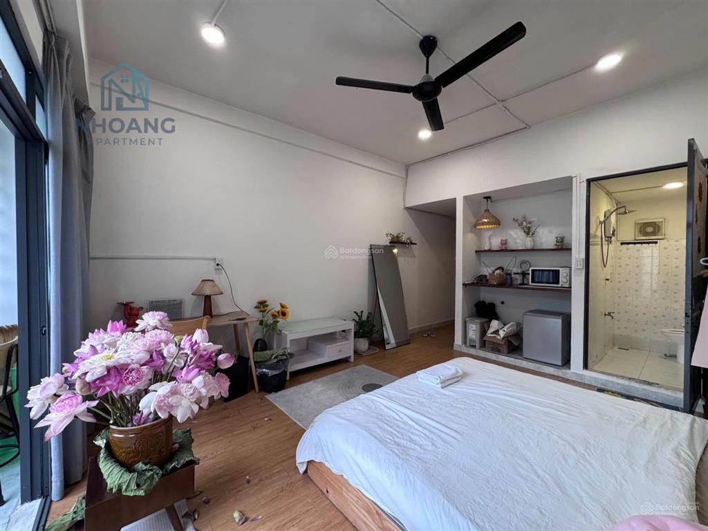 Cho thuê chung cư studio bancol rộng 35m2, điện nhà nước, thang máy, ngay chợ bến thành q1