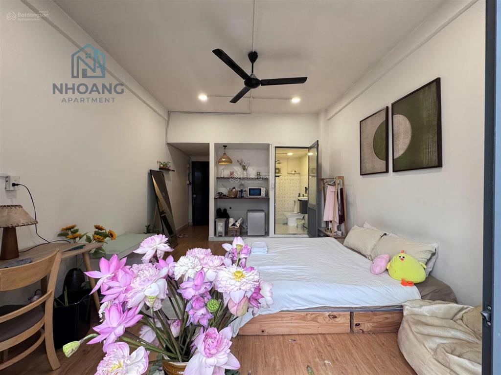 Cho thuê chung cư studio bancol rộng 35m2, điện nhà nước, thang máy, ngay chợ bến thành q1