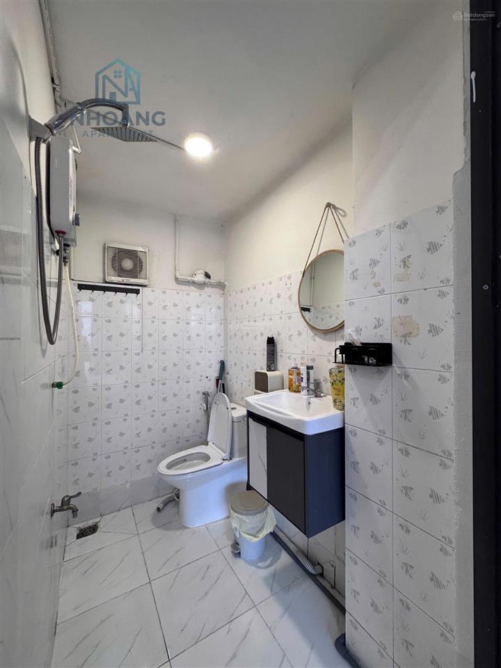 Cho thuê chung cư studio bancol rộng 35m2, điện nhà nước, thang máy, ngay chợ bến thành q1