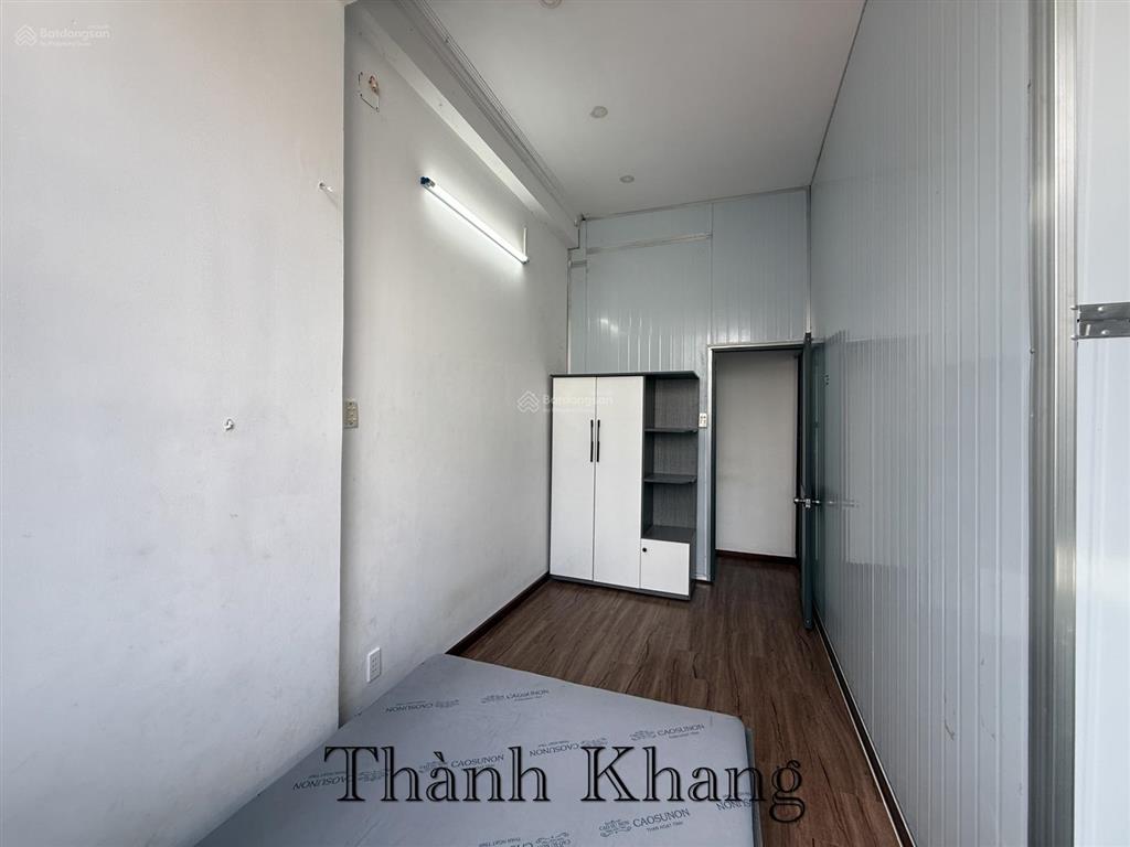 Cho thuê căn hộ 2 phòng ngủ bancol, full nt, rộng 55m2, máy giặt riêng, ngay đh kinh tế ueh q10